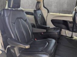 
										Used 2020 Chrysler Pacifica full									