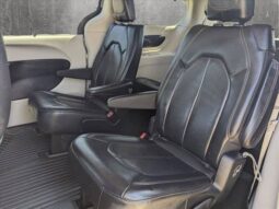 
										Used 2020 Chrysler Pacifica full									