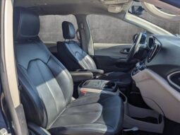 
										Used 2022 Chrysler Pacifica full									