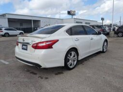 
										Used 2017 Nissan Altima full									